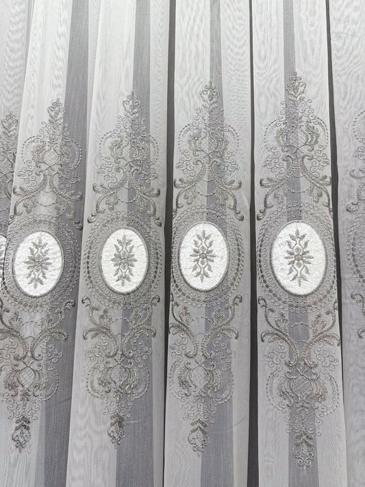 Zarif Klasik İşlemeli Tül Perde – Beyaz Silver Oval Desenli