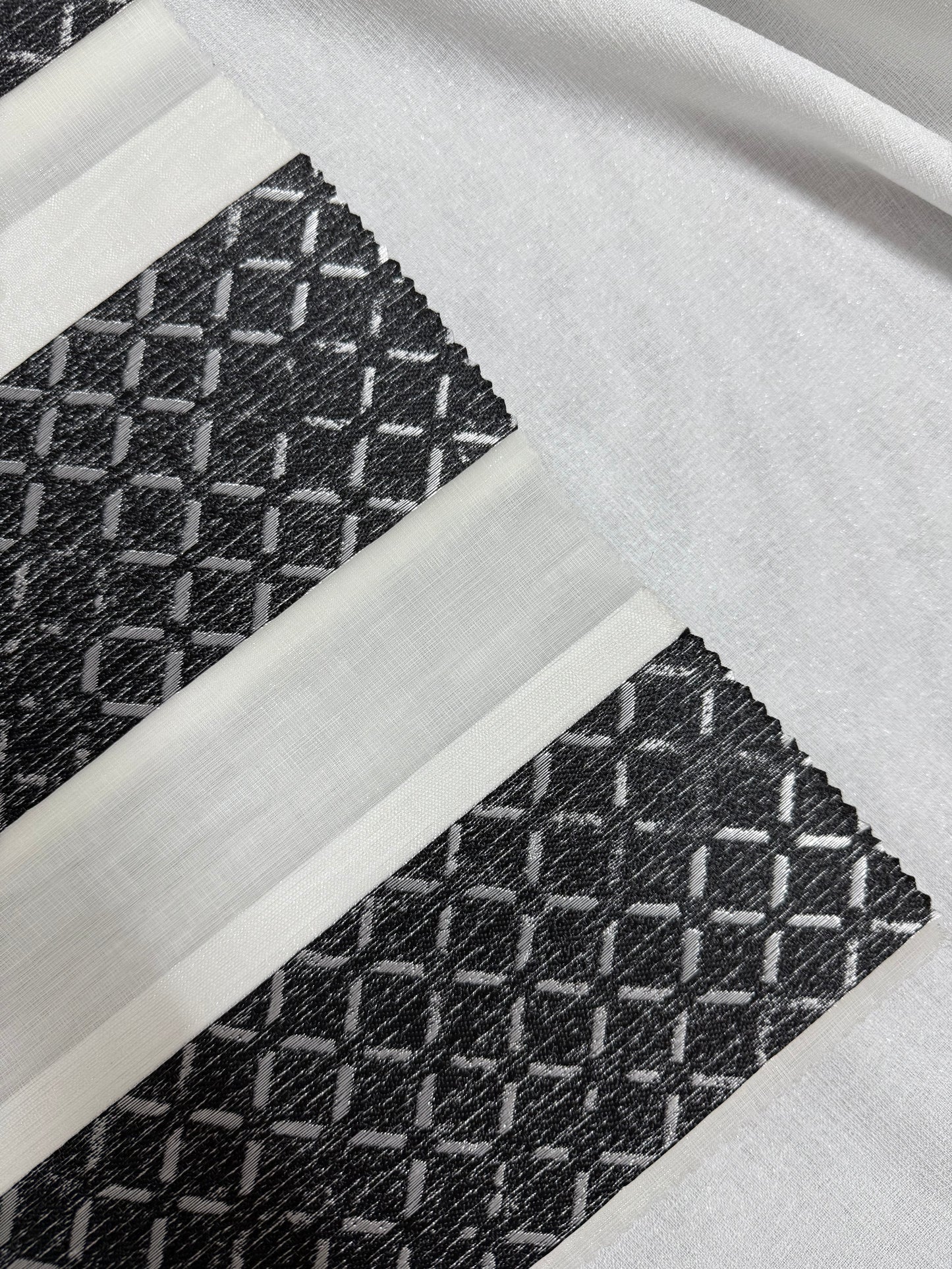 Lüks Zebra Stor Perde - Geometrik Altın X Desenli