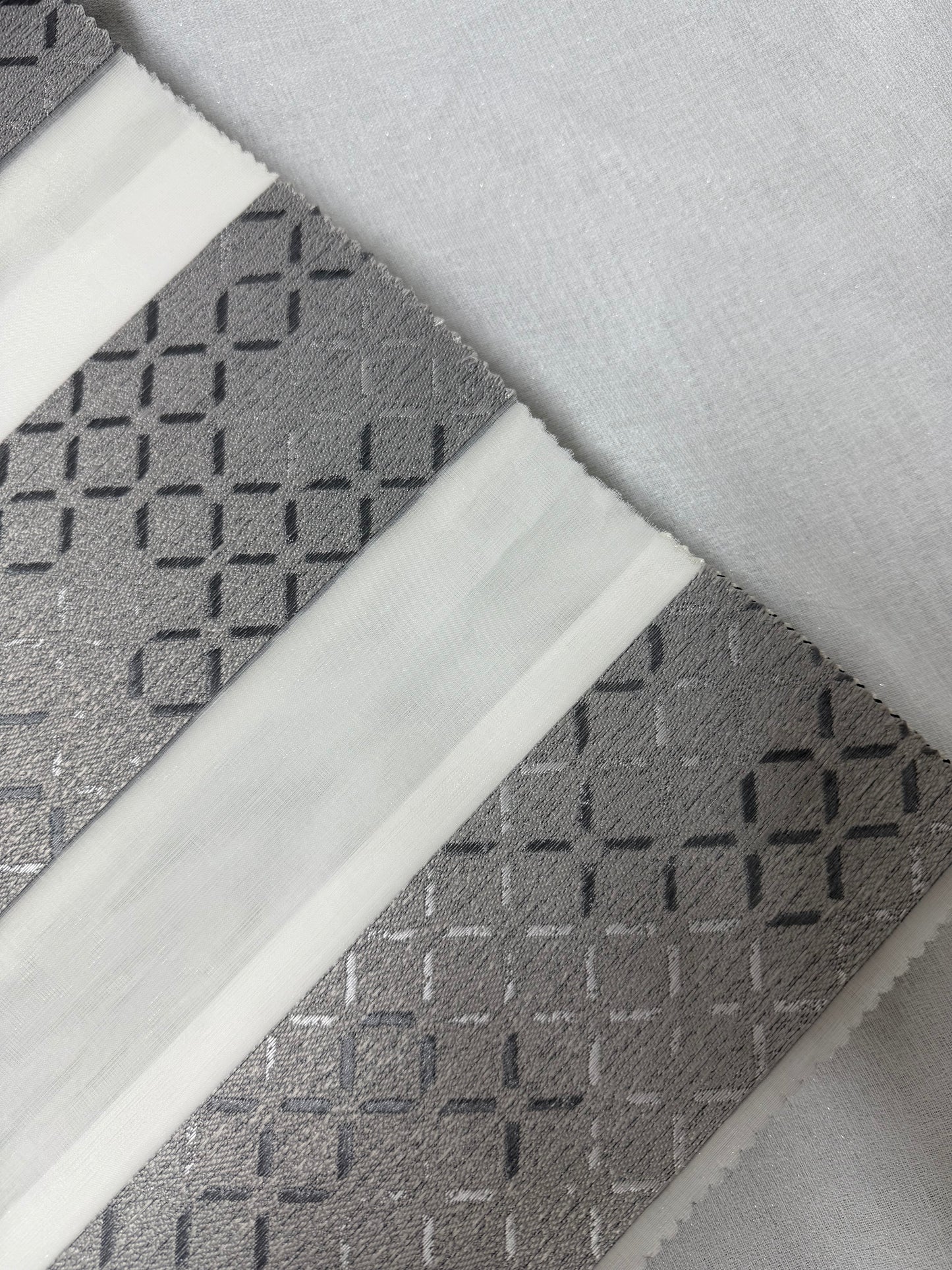 Lüks Zebra Stor Perde - Geometrik Altın X Desenli