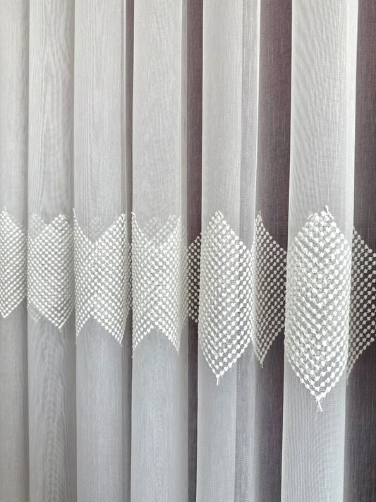 Mira – Geometrik Desenli Tül