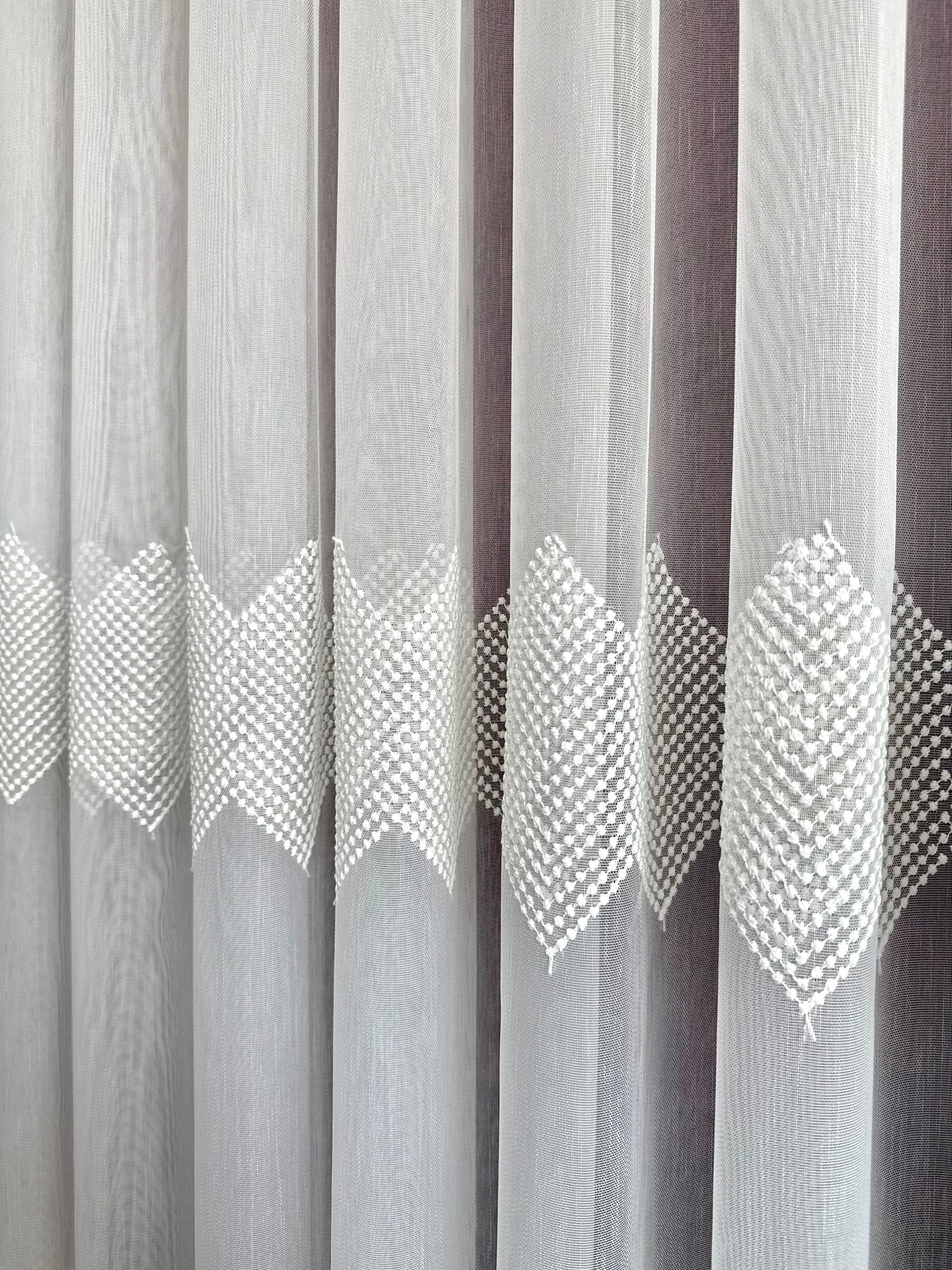 Mira – Geometrik Desenli Tül